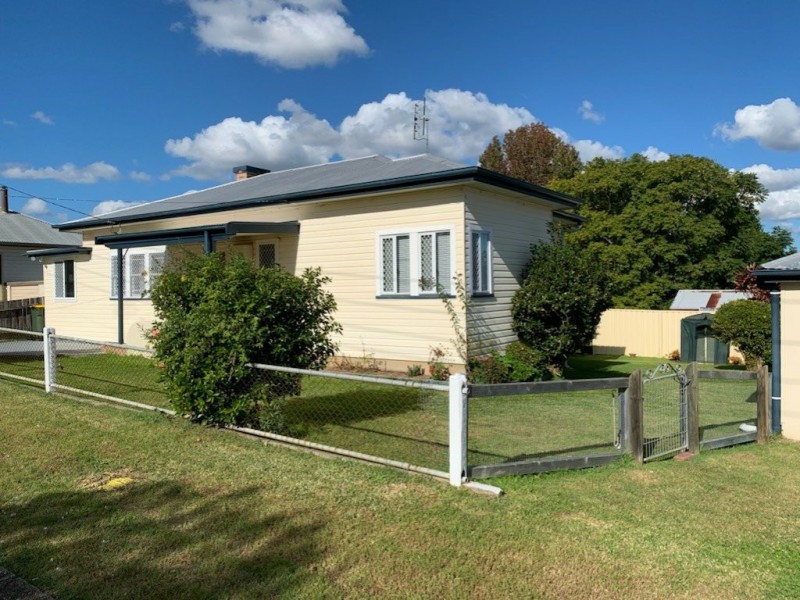 1 Angus Ave, West Kempsey NSW 2440