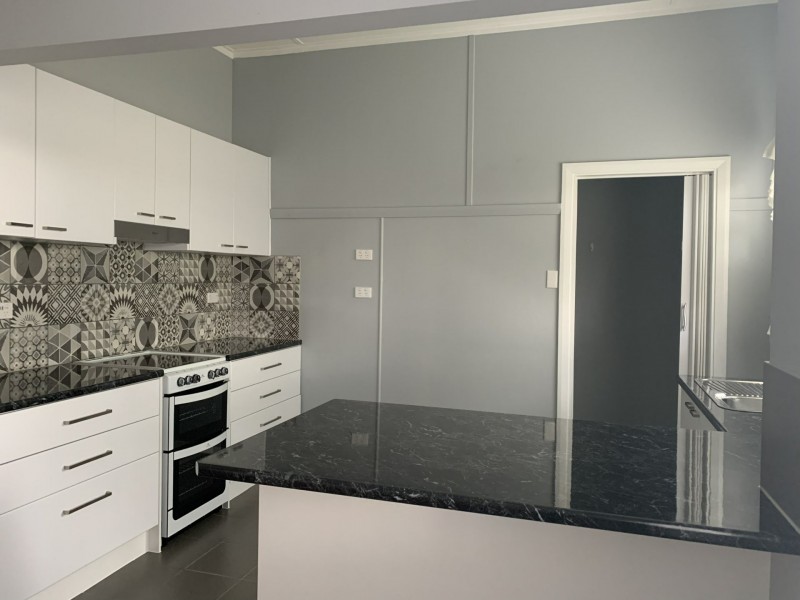 1 Angus Ave, West Kempsey NSW 2440