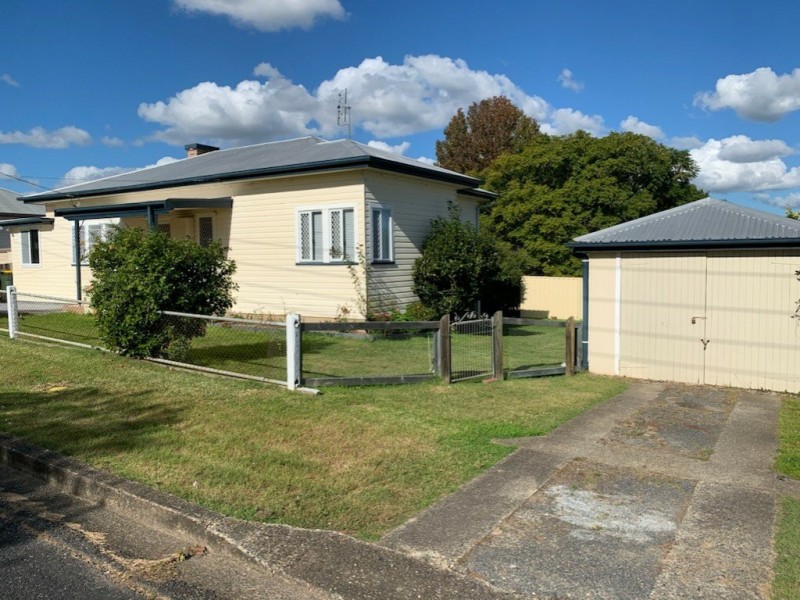 1 Angus Ave, West Kempsey NSW 2440