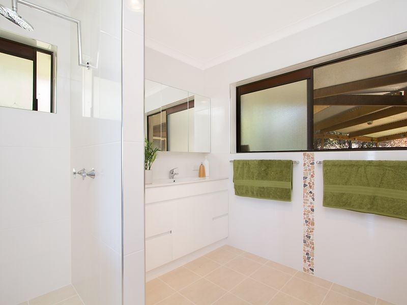 17 The Parapet, Banora Point NSW 2486