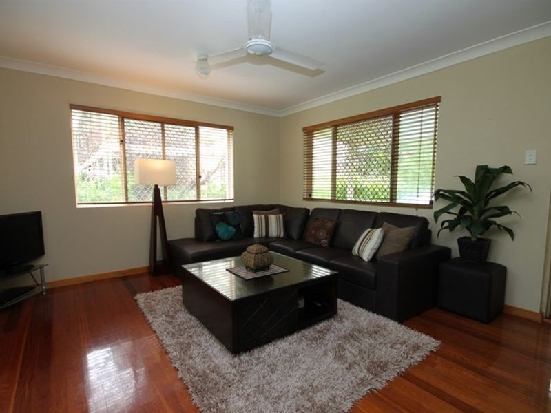 17 Creek St, Hastings Point NSW 2489