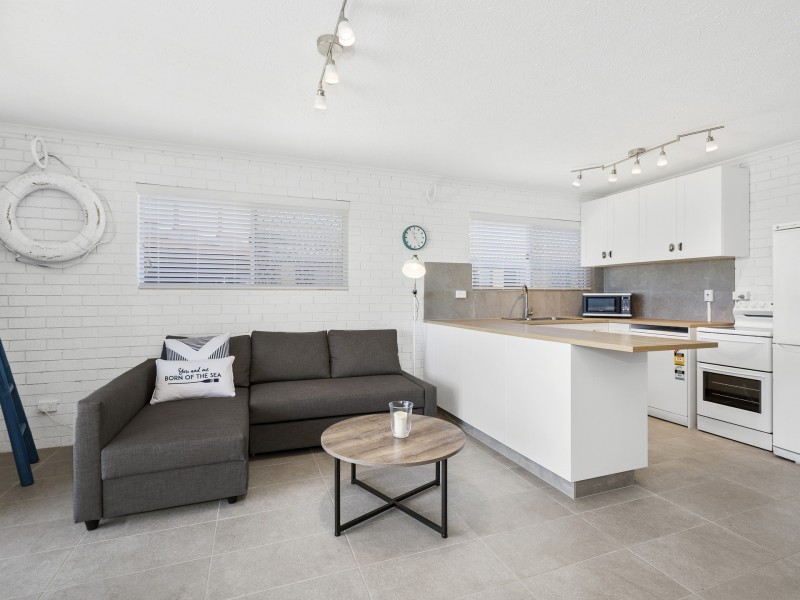 2/16 Coast Road, Hastings Point NSW 2489