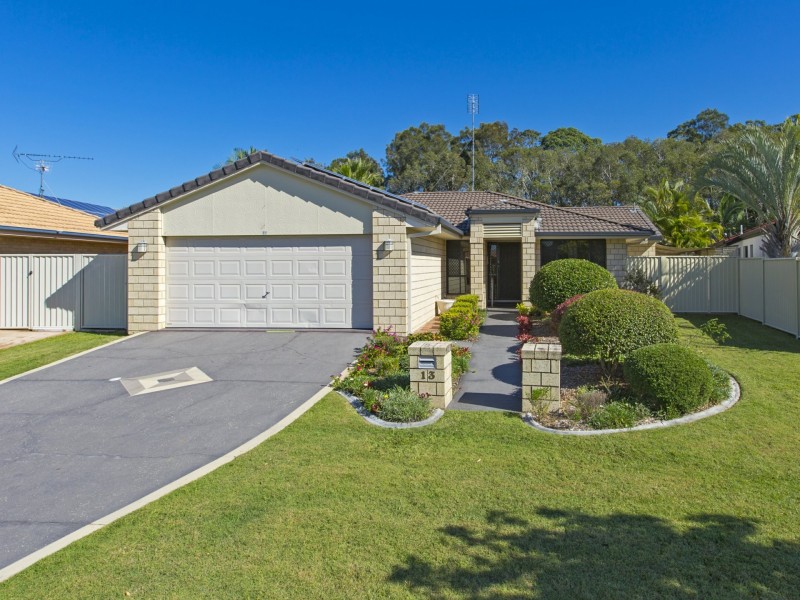 13 Foxhill Place, Banora Point NSW 2486