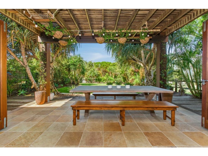 8 Hyndes Lane, Casuarina NSW 2487