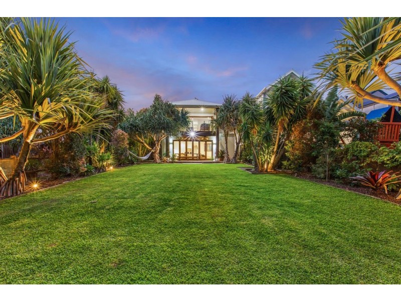 8 Hyndes Lane, Casuarina NSW 2487