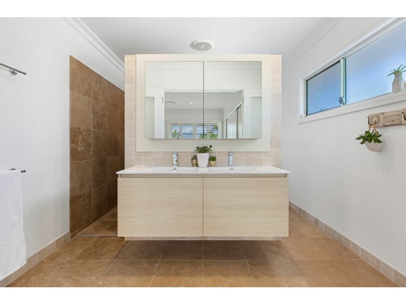 8 Hyndes Lane, Casuarina NSW 2487