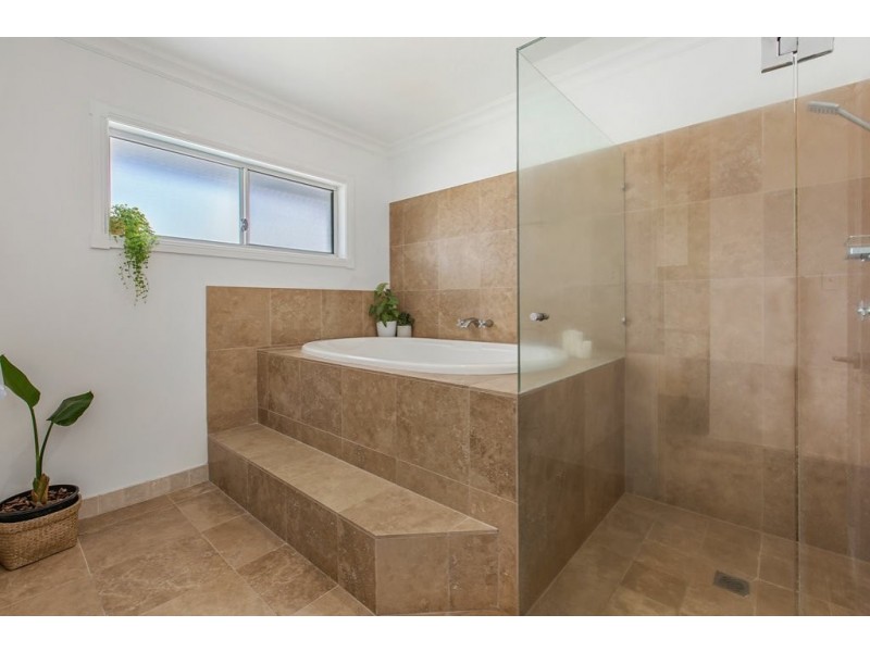8 Hyndes Lane, Casuarina NSW 2487