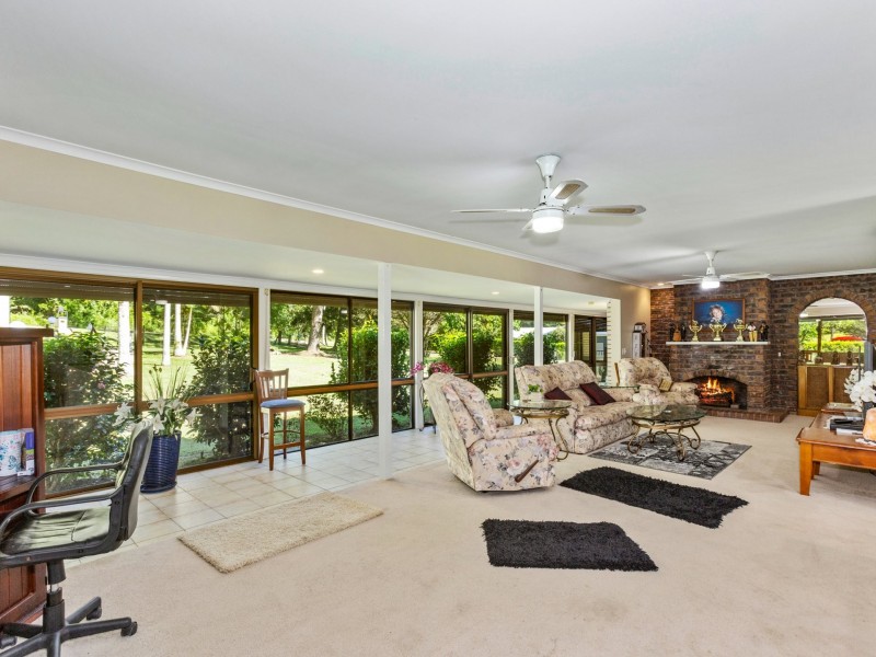 127 Smiths Creek Road, Uki NSW 2484