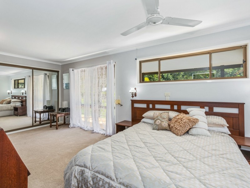 127 Smiths Creek Road, Uki NSW 2484