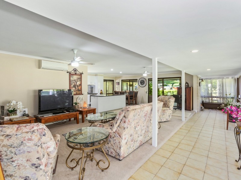 127 Smiths Creek Road, Uki NSW 2484