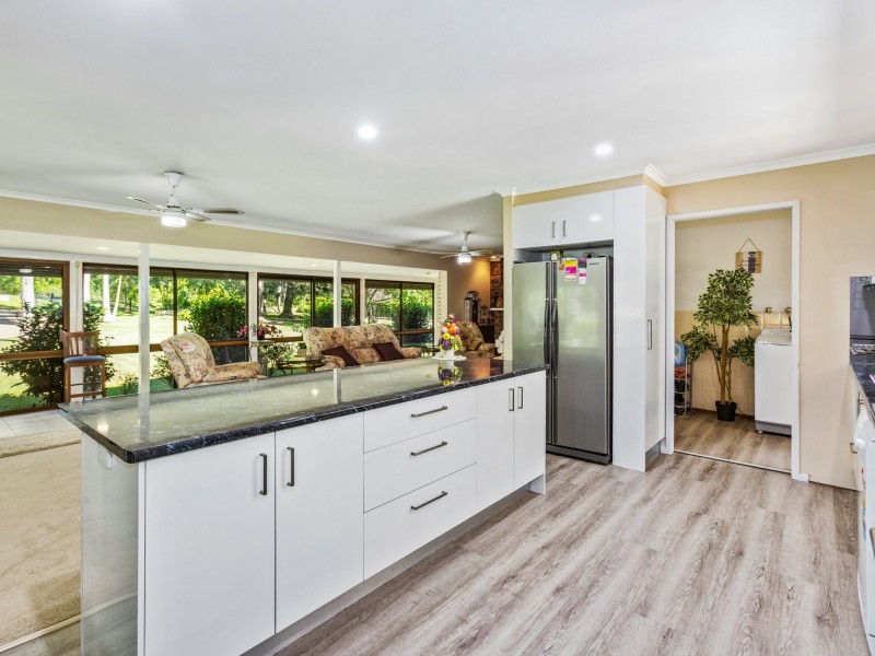 127 Smiths Creek Road, Uki NSW 2484