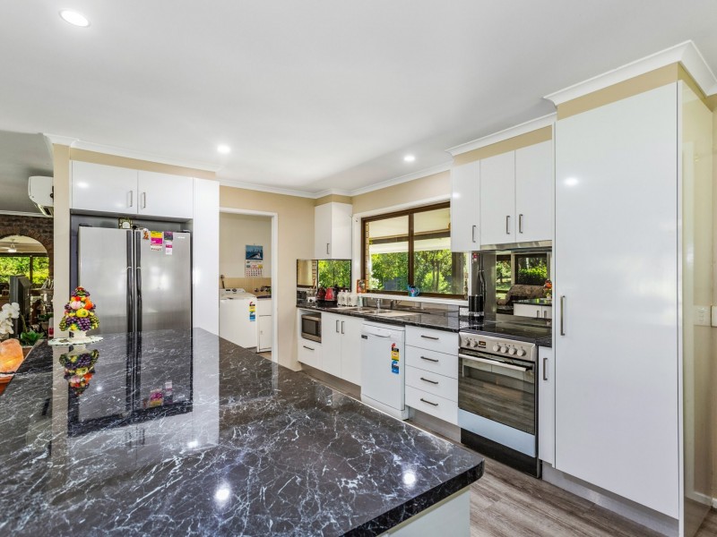 127 Smiths Creek Road, Uki NSW 2484