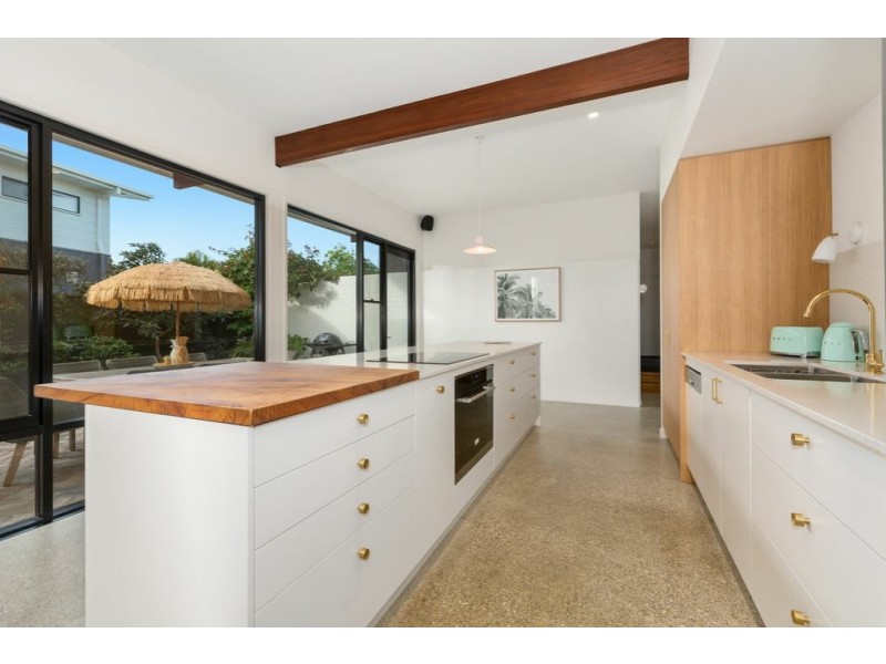 37 Lobelia Crescent, Casuarina NSW 2487