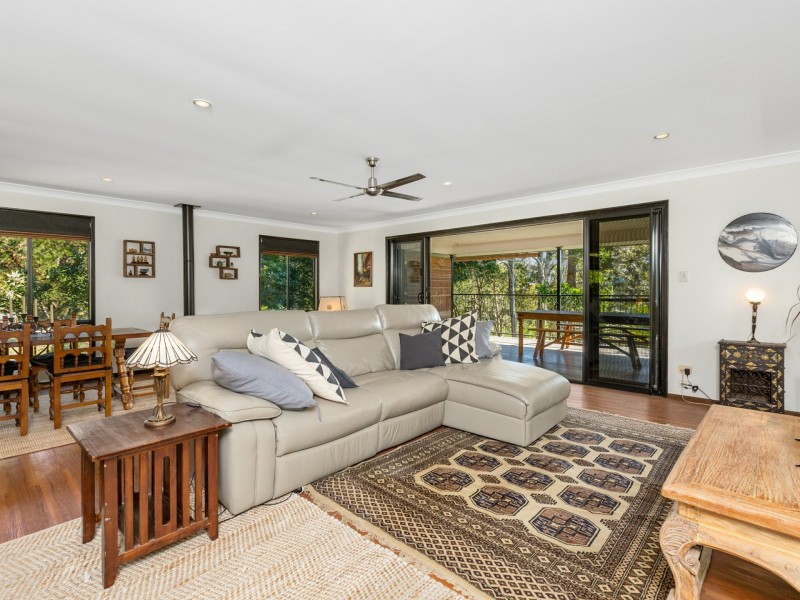 6 Smiths Creek Road, Uki NSW 2484