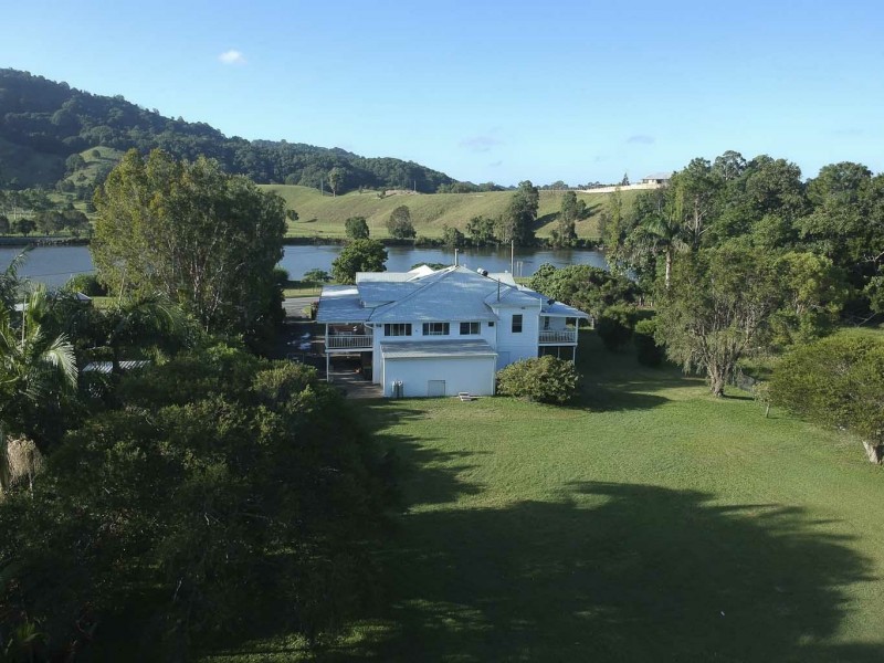 18 Riverside Drive, Tumbulgum NSW 2490