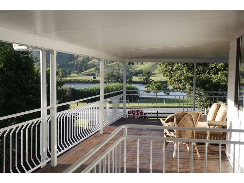 18 Riverside Drive, Tumbulgum NSW 2490