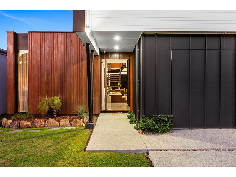 7 Sea Eagle Court, Casuarina NSW 2487