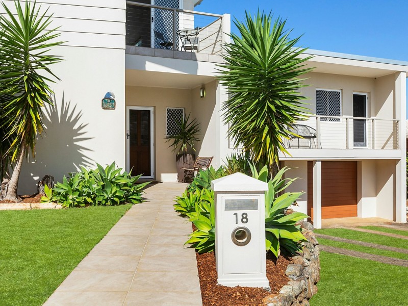 18 Summit Drive, Banora Point NSW 2486