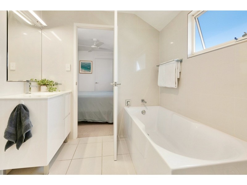 375 Casuarina Way, Casuarina NSW 2487