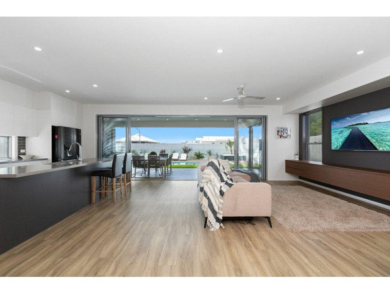 14 Trestles Avenue, Casuarina NSW 2487