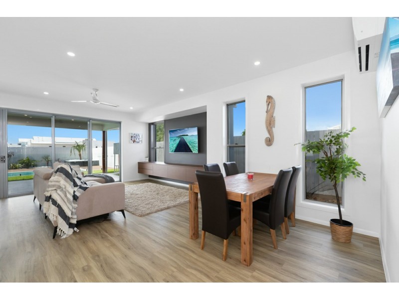 14 Trestles Avenue, Casuarina NSW 2487