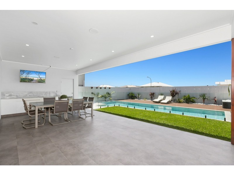 14 Trestles Avenue, Casuarina NSW 2487