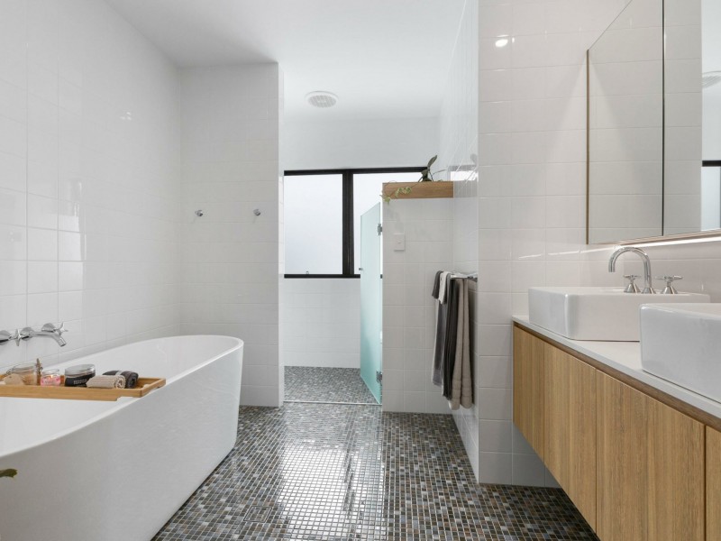 16 Sea Eagle Court, Casuarina NSW 2487