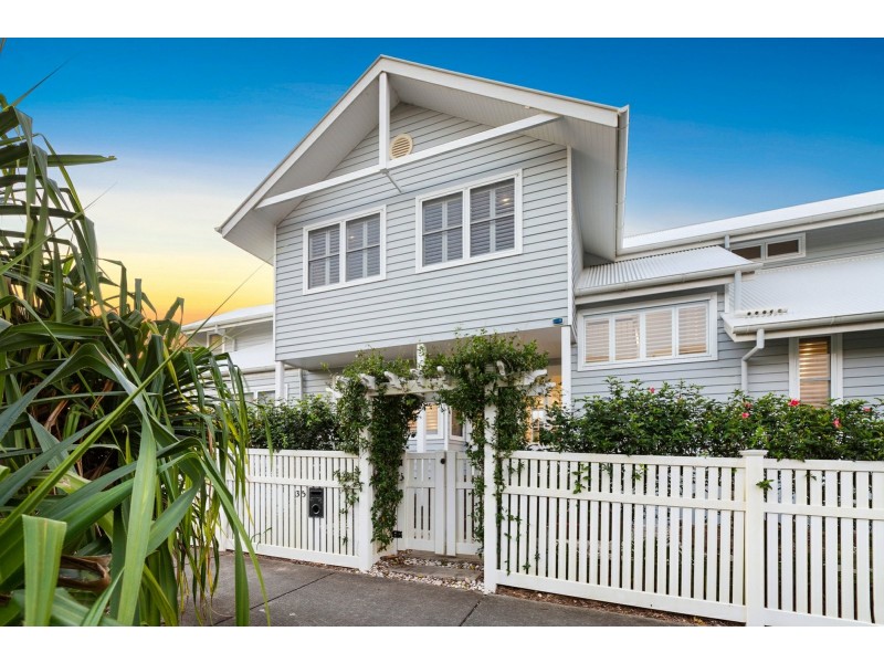 35 Daybreak Boulevard, Casuarina NSW 2487