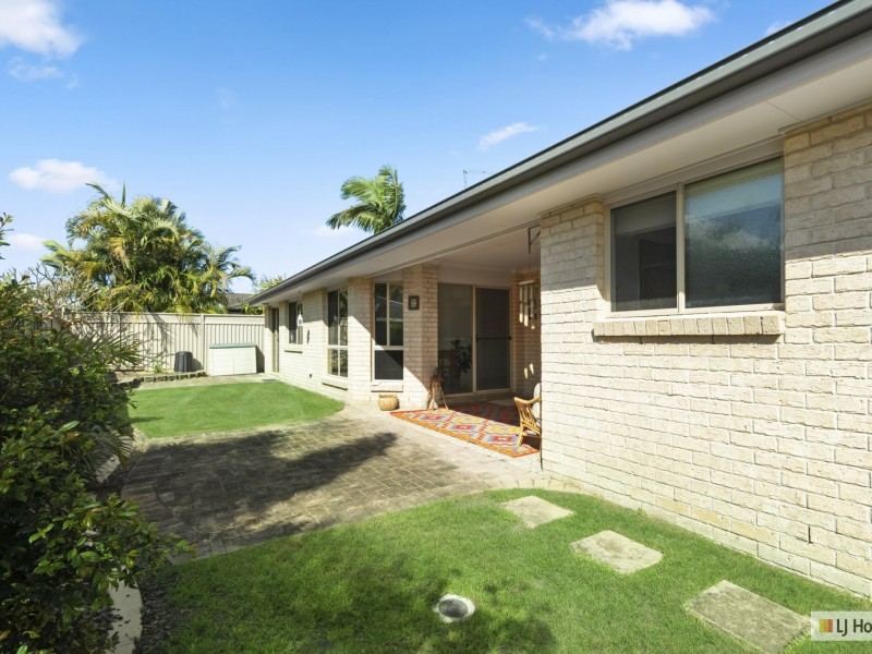 2/4 Tathra Street, Pottsville NSW 2489