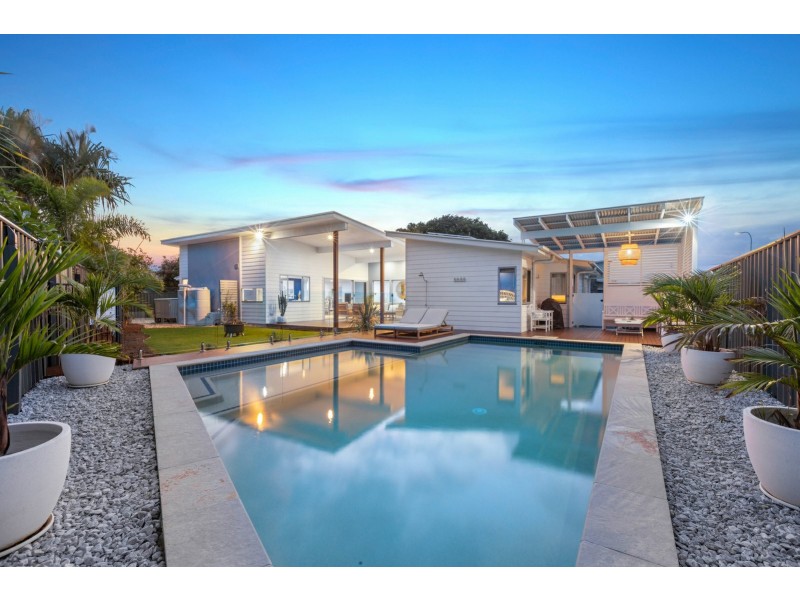 399 Casuarina Way, Casuarina NSW 2487