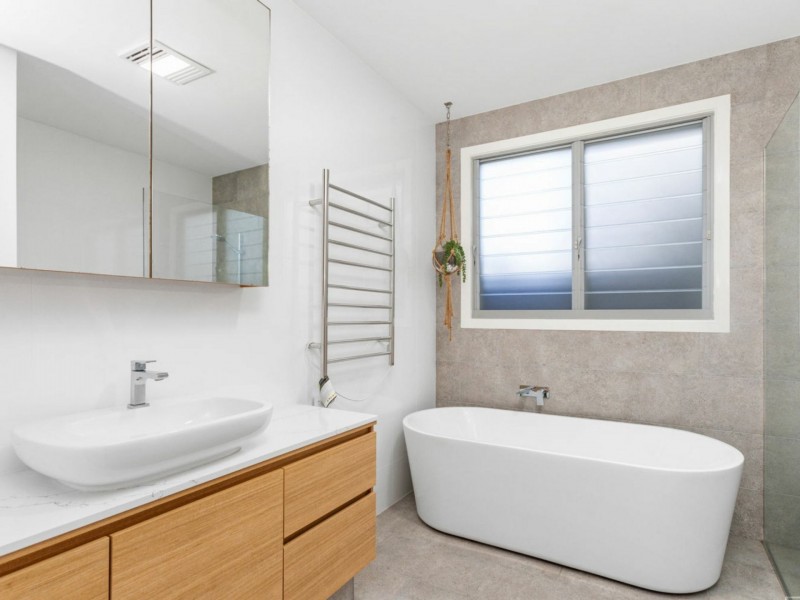 6 Sea Eagle Court, Casuarina NSW 2487