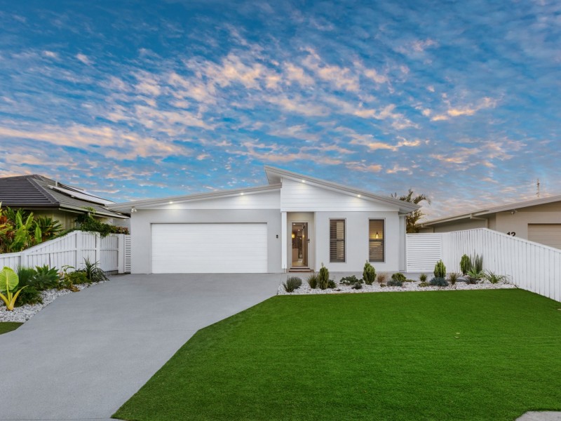 14 Lobelia Crescent, Casuarina NSW 2487