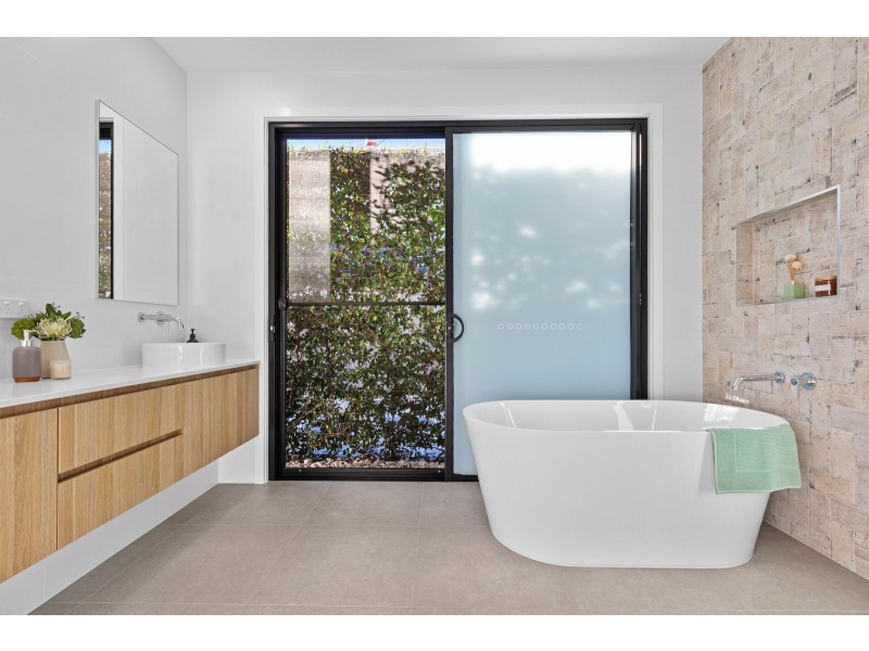 673 Casuarina Way, Casuarina NSW 2487