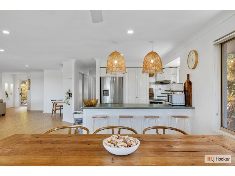 8 Jarrah Place, Banora Point NSW 2486