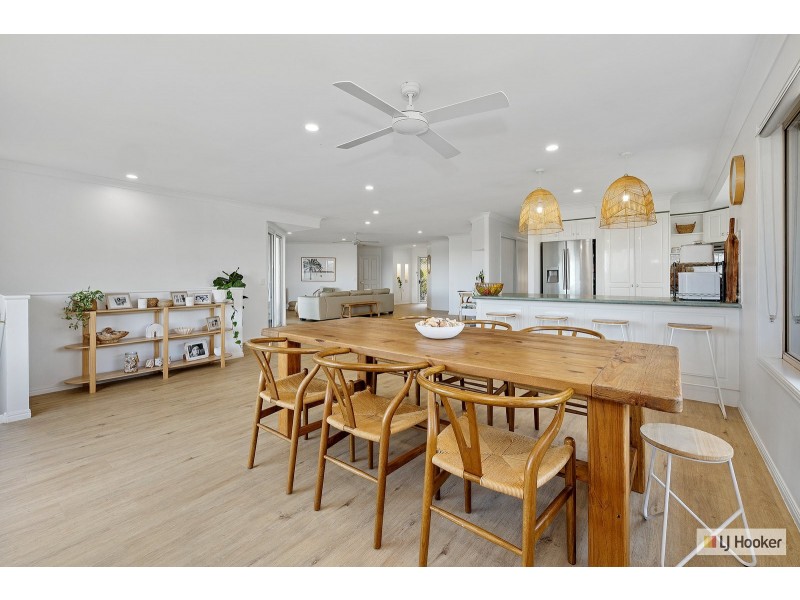8 Jarrah Place, Banora Point NSW 2486