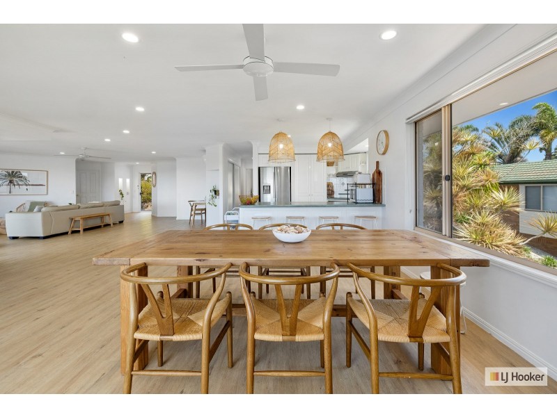 8 Jarrah Place, Banora Point NSW 2486