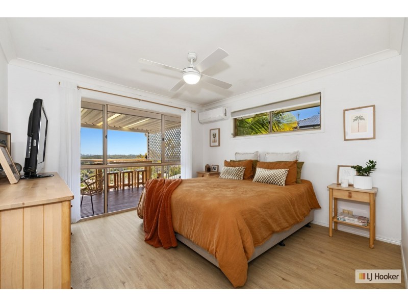 8 Jarrah Place, Banora Point NSW 2486