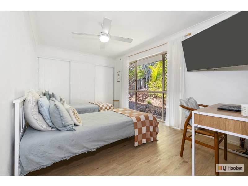 8 Jarrah Place, Banora Point NSW 2486