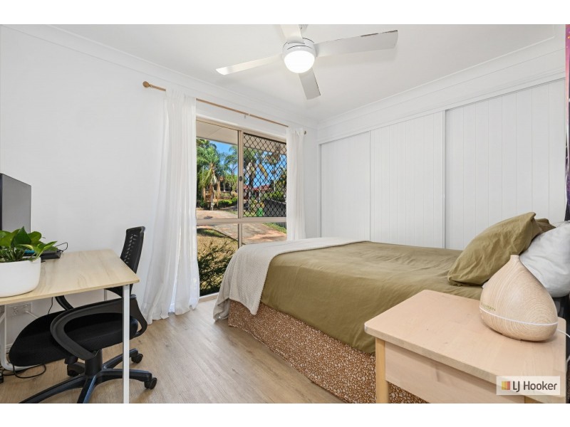 8 Jarrah Place, Banora Point NSW 2486