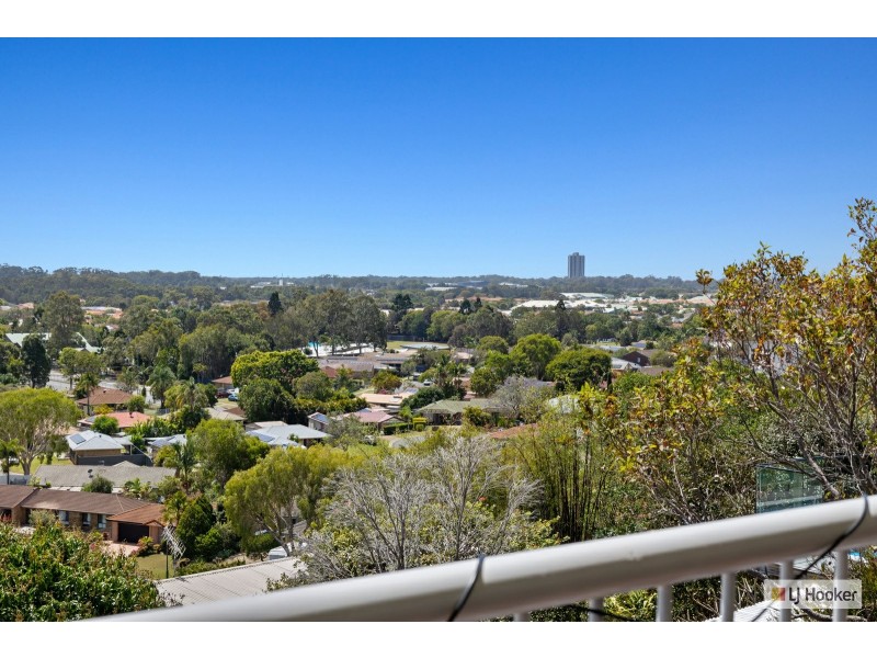 8 Jarrah Place, Banora Point NSW 2486