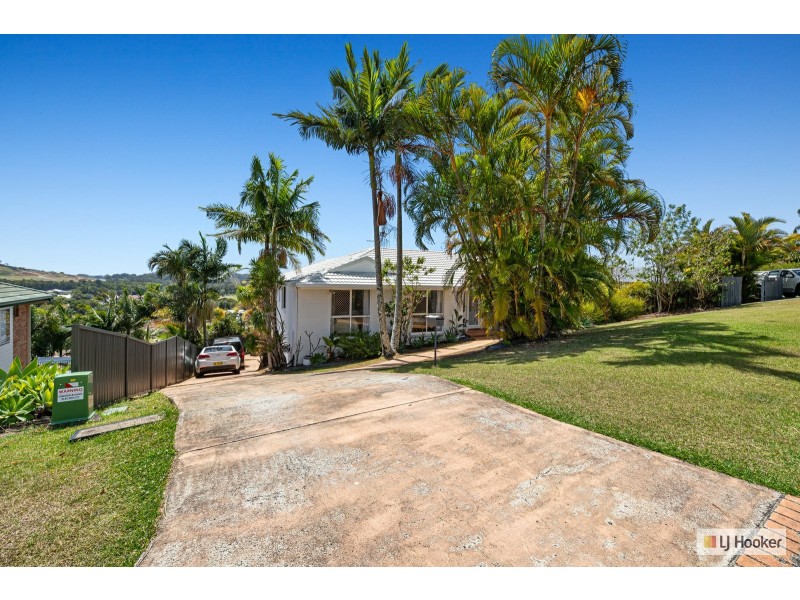 8 Jarrah Place, Banora Point NSW 2486