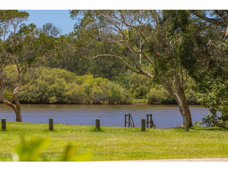 2/92 Overall Drive, Pottsville NSW 2489