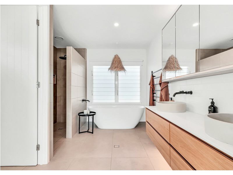 11 Edgewater Lane, Kingscliff NSW 2487