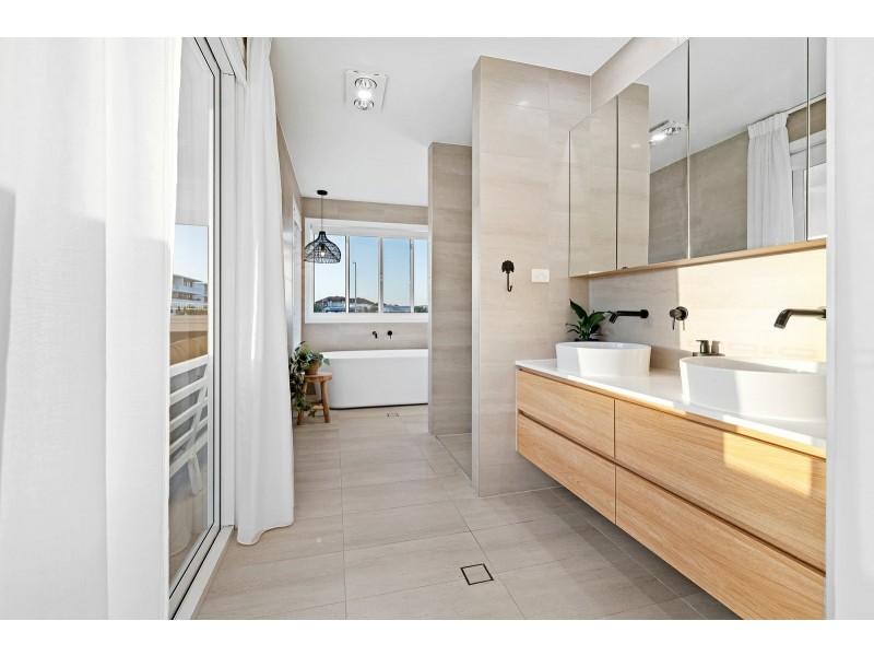 5 Habitat Drive, Casuarina NSW 2487