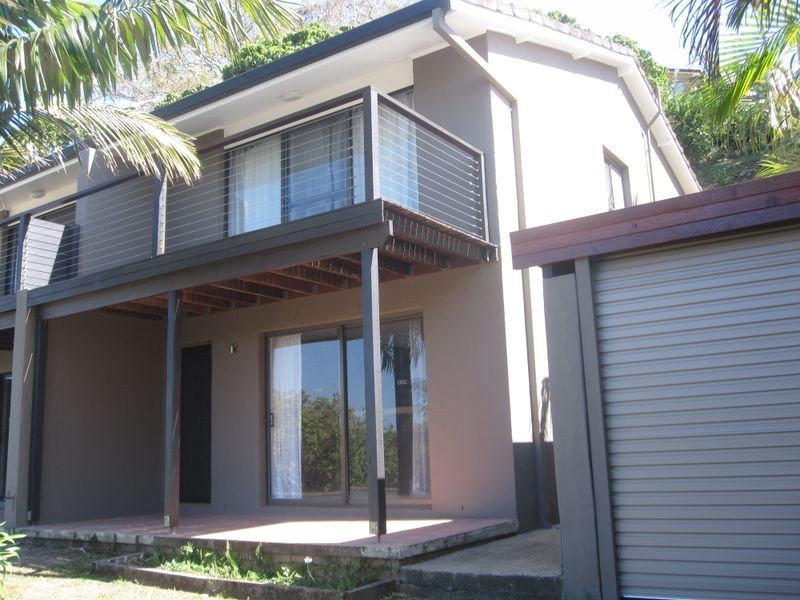 1/33 Bimbadeen  Avenue, Banora Point NSW 2486