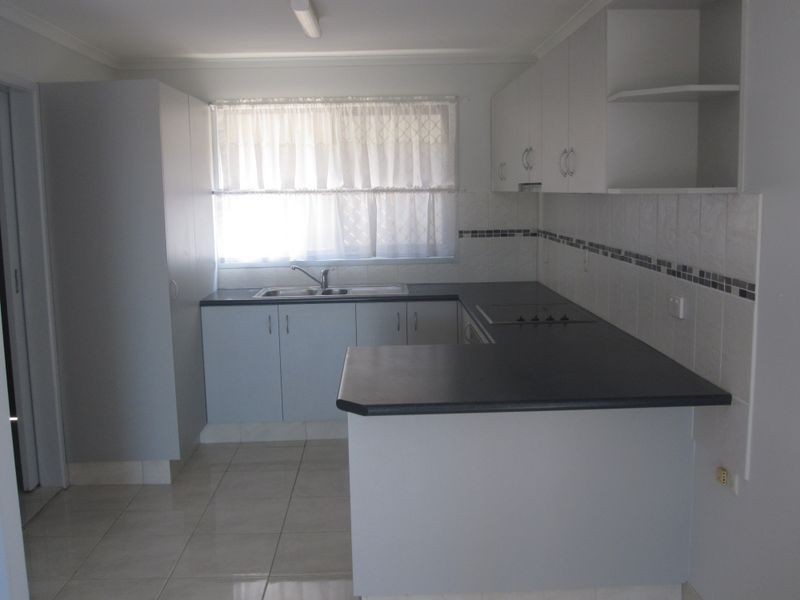 1/33 Bimbadeen  Avenue, Banora Point NSW 2486