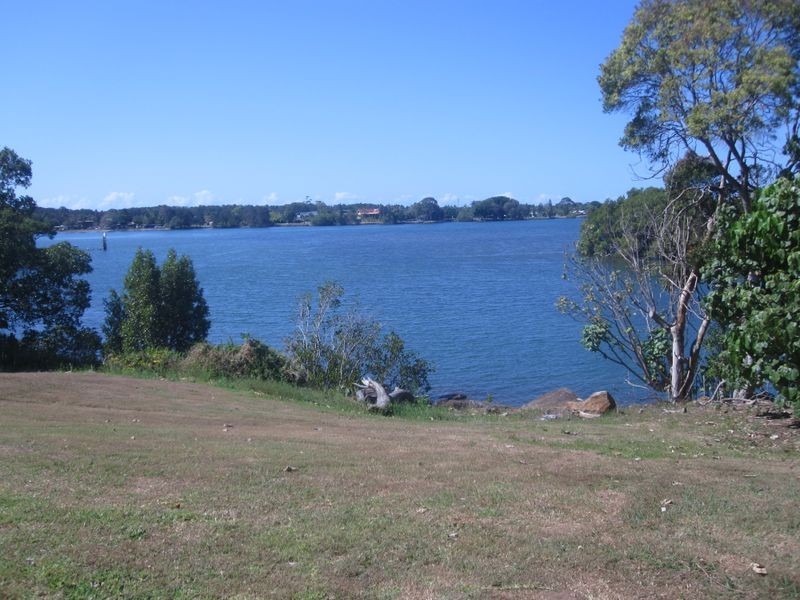 1/33 Bimbadeen  Avenue, Banora Point NSW 2486