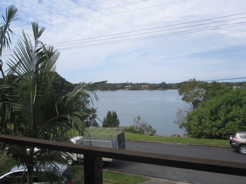 2/33 Bimbadeen Street, Banora Point NSW 2486
