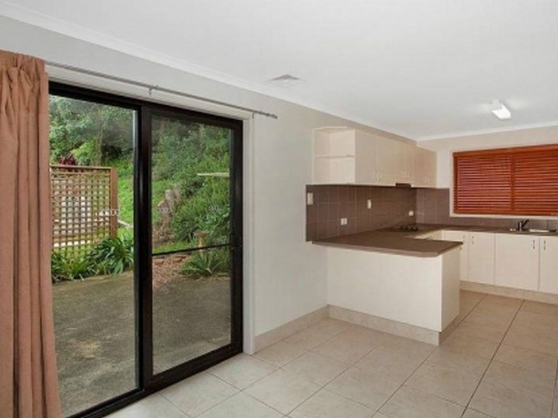 2/33 Bimbadeen Street, Banora Point NSW 2486