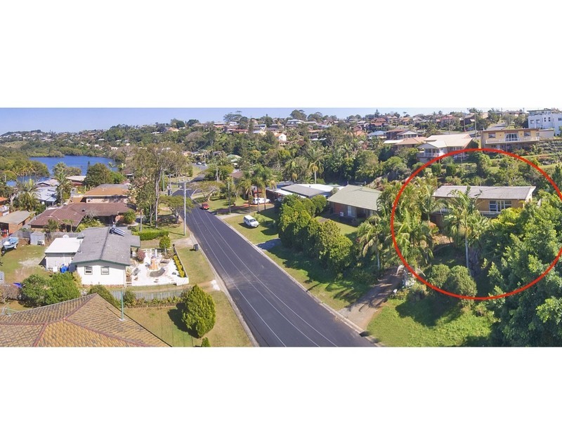 9 Bimbadeen Avenue, Banora Point NSW 2486